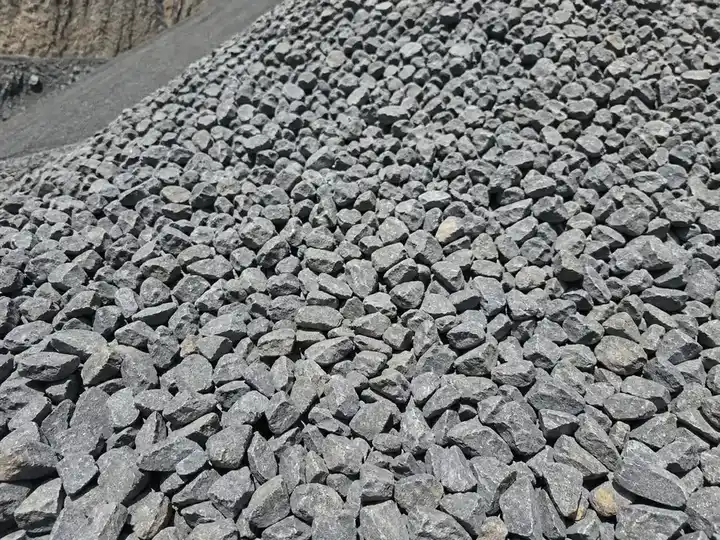 Angular 10 millimetre crushed basalt aggregate